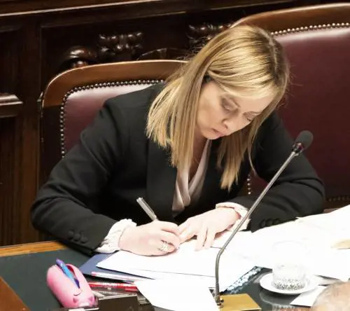 "Una macchia indelebile". Meloni condanna ancora le leggi razziali