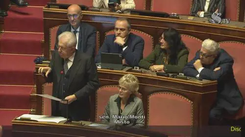 "Ineccepibile in Europa". Anche Monti elogia il governo Meloni