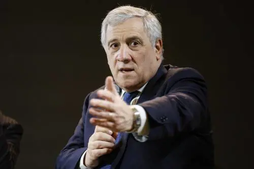 Tajani: "Sì alle armi, ma serve una pace giusta"
