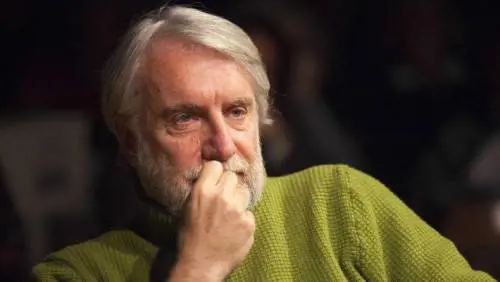 "Non fate l'errore di copiare gli uomini". Paolo Crepet parla alle donne