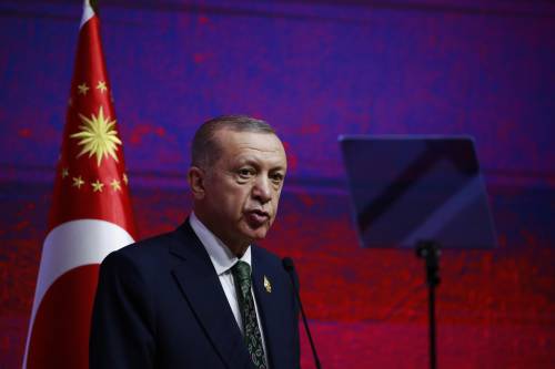 Erdogan, il malore in diretta tv e il progetto di impero ottomano