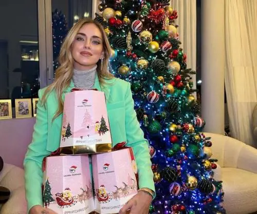 "Mossa buonista", "Beneficienza tarocca". Bufera sul pandoro di Ferragni