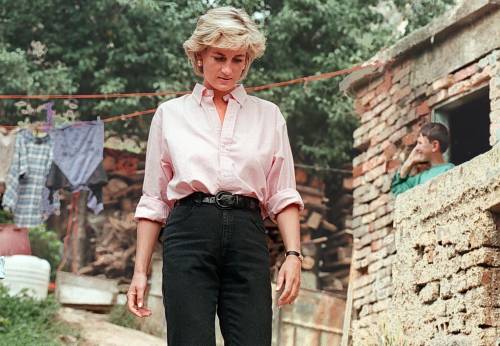Dall'incubo della bilancia alla solitudine: il triste Natale di Lady Diana