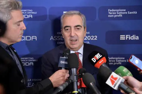 È scontro sul partito unico. Gasparri a Fdi "Serve umiltà"