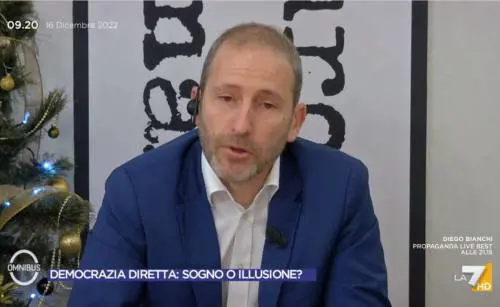 "Si è trasformato in un ragno". La bordata di Casaleggio su Conte