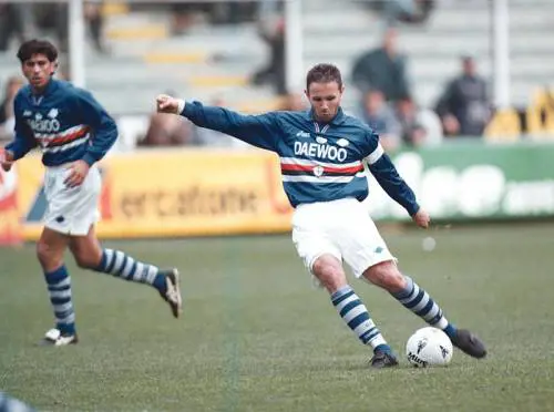 Che giocatore era Mihajlovic?. Famoso per le punizioni (e la grinta)...