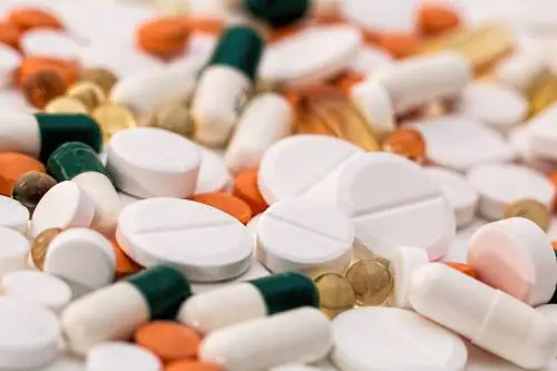 Sono 3 milioni e mezzo gli anziani che assumono 10 farmaci al giorno