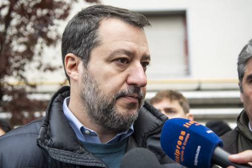Il gesto di Salvini per ringraziare chi ha fatto arrestare i rapinatori del figlio