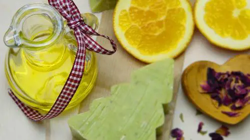 Aromaterapia, gli oli essenziali per le feste natalizie