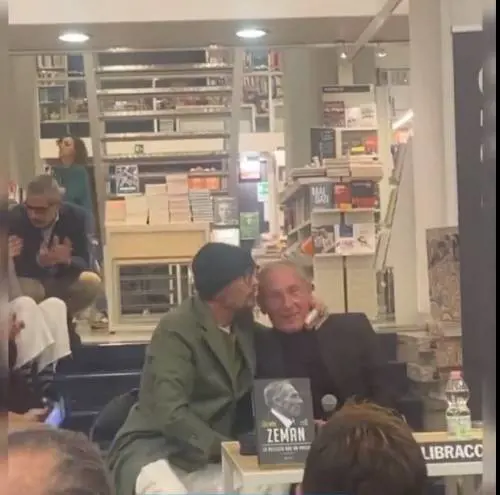 "Porterò con me il suo ultimo bacio". Il commosso saluto di Zeman a Mihajlovic