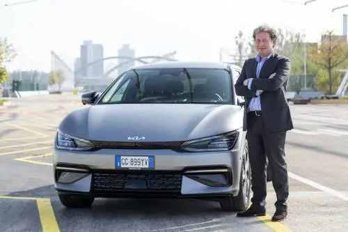 Gli incentivi, l'elettrico, il futuro: l'intervista all'ad di Kia Giuseppe Bitti 