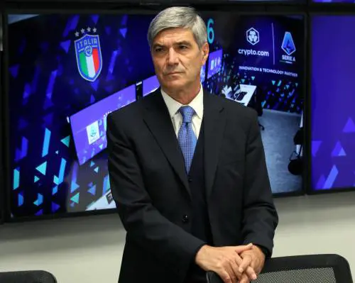 Terremoto fra gli arbitri, si dimette il capo Trentalange