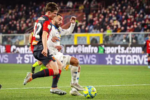 Il Genoa ferma la corsa del Frosinone, il Perugia batte il Venezia