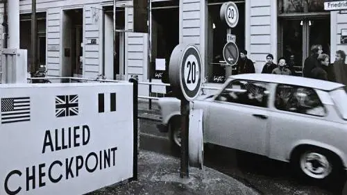 Una cortina... di spie. La Guerra fredda è un tunnel dal quale non siamo mai usciti
