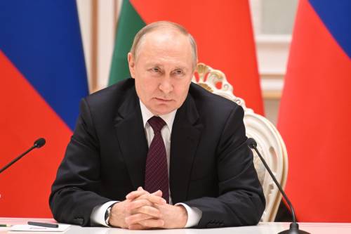 "Putin è in vita solo grazie agli anticancro dell'Occidente"