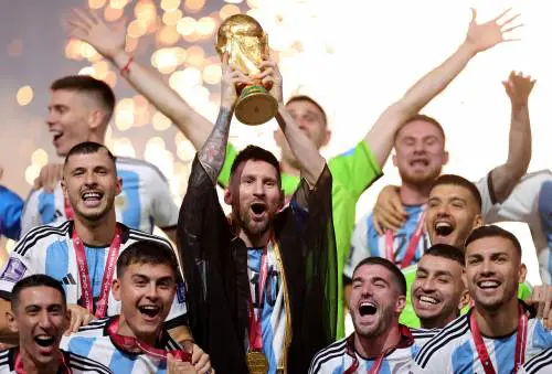 Messi supera Ronaldo (anche su Instagram): ecco la foto con più like