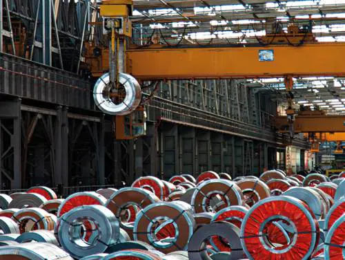 Prestito ponte per l'Ilva: governo "costretto" in difesa dai giudici