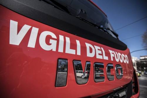 A fuoco 16 auto delle Poste a Roma: non si esclude la pista anarchica