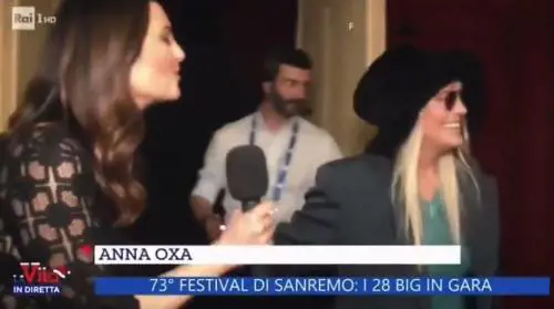 "Non era lì per quello". Ecco perché Anna Oxa ha snobbato la moglie di Amadeus