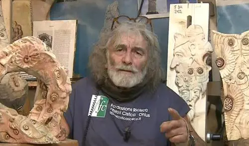 "Le risse dei capponi...". Mauro Corona distrugge Letta&Co