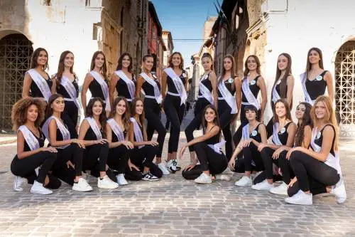 “No alle trans a Miss Italia”. La fondatrice difende il concorso di bellezza 