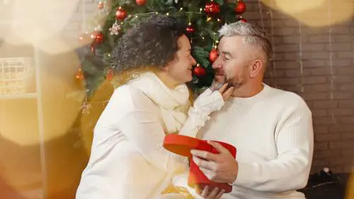 Come vestirsi per le feste a 60 anni