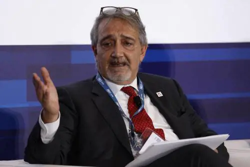 "Resterà al suo posto". Rocca conferma la fiducia a De Angelis