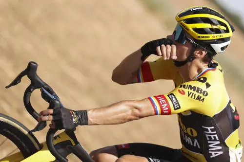 "Volavo con gli sci ma sono precipitato su una bicicletta"
