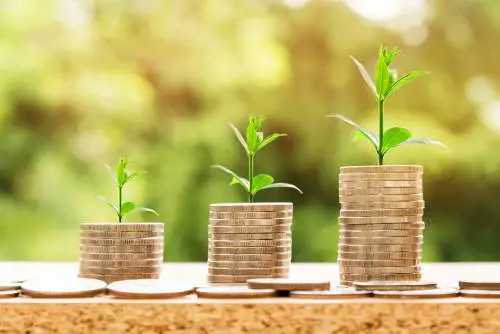 Sconto per chi assume. E si allarga la flat tax