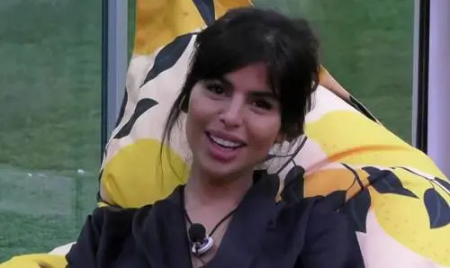 Bufera social su Dana Saber al Gf Vip: "Amo Putin"