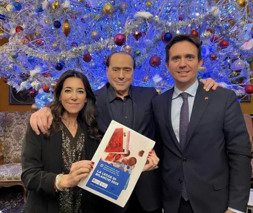 "Ci volevamo noi per chiudere il solito 'teatrino'"