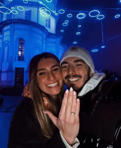 "Ha detto sì...". Pecco Bagnaia e la proposta di matrimonio a Natale