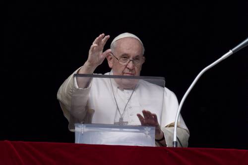 "Popolo martoriato". Papa Francesco chiede la pace per l'Ucraina