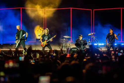 Così i cattivi Metallica mostrano a tutti  il volto buono del rock