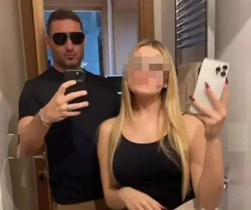 "Sei finta", "Stica...". Così Chanel Totti risponde agli hater sui social