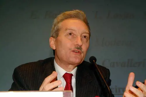 "In Italia non ci sono più veri scrittori e veri poeti"