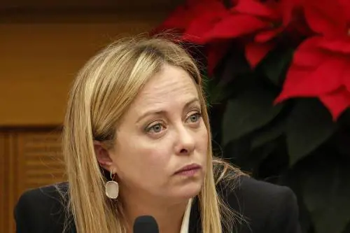 Giorgia batte il record di resistenza: tre ore e una raffica di 45 domande