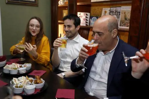 Zingaretti bacchetta la Meloni sul Covid. Ma lui si prese il virus dopo uno spritz...