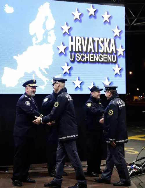 Un altro Paese in Eurozona e Schengen: cosa significa per la Ue