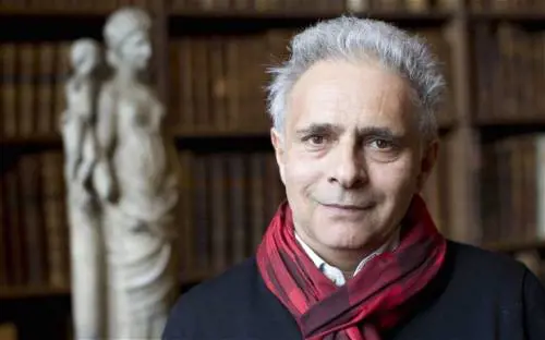 "Ricoverato a Roma, è grave". Paura per lo scrittore Hanif Kureishi