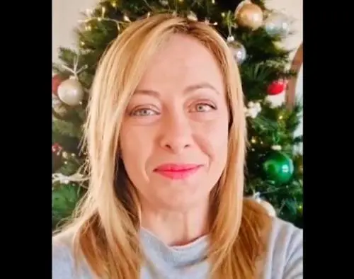 "Credeteci con me, risolleveremo il Paese". La Meloni agli italiani