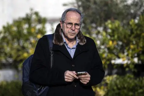 "Speranza aveva i dati della catastrofe". Così Crisanti inchioda il governo Conte