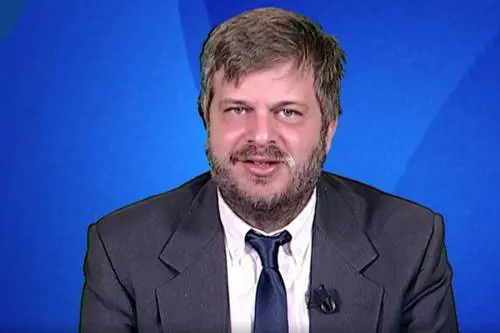 "Portate iella...". Il candidato Pd sbotta in tv