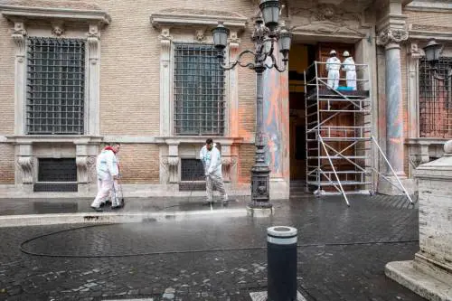Sono già in libertà i vandali del Senato. "Adesso avanti con la disobbedienza"