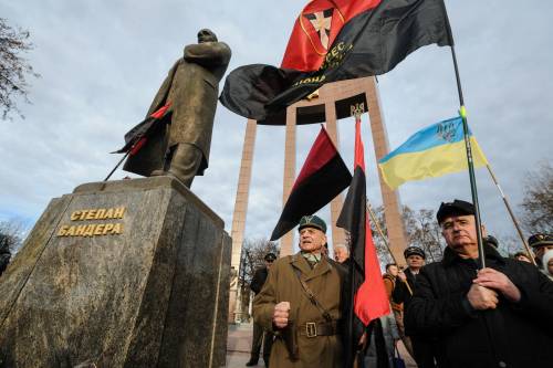 Haaretz critica l'onore reso a Bandera dalla Rada ucraina