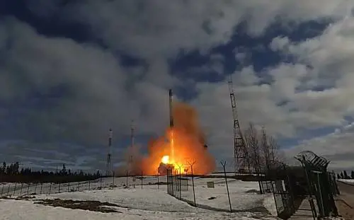 "Testato missile Sarmat": la sfida di Putin mentre Biden era a Kiev
