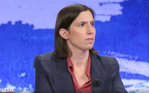 "Spero si sfaldi...". Schlein tira in ballo il Brasile per attaccare la Meloni