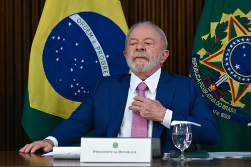 "Attacchi finanziati dall'estero". Lula prepara la risposta all'assalto di Brasilia