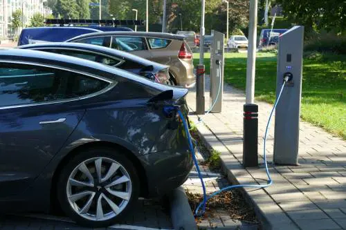 Incentivi auto 2023, ecco i rischi che ci sono dietro 