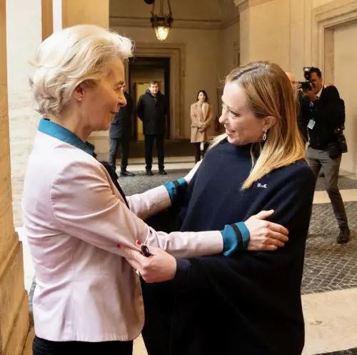 Le Europee del 2024 rendono più vicine Meloni e Von der Leyen. "Collaboriamo sul Pnrr". Migranti, niente intesa